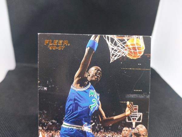 1996-1997 Fleer Kevin Garnett #64 - Image 2